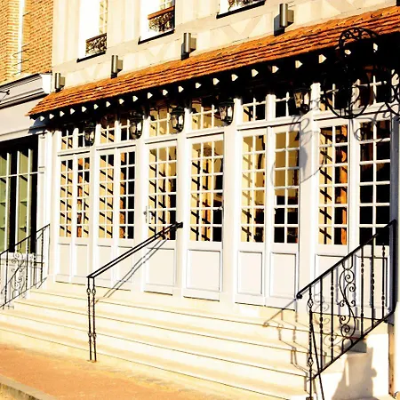 Hotel Du Grand Cerf & 3*