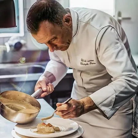 Du Grand Cerf & Hotel