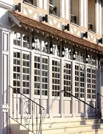 Du Grand Cerf & Lyons-la-Forêt