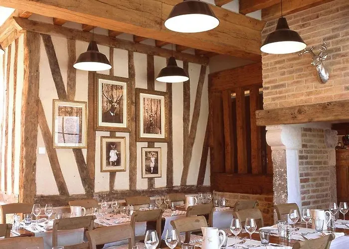 Du Grand Cerf & Hotel Lyons-la-Forêt